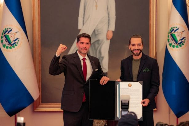 A49BC766 A1AA 4E9D BA6C 617576D06E1B